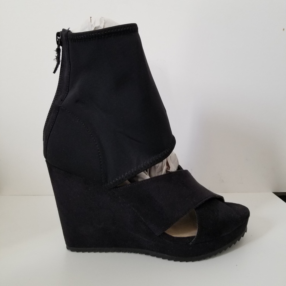 🚫❌🛑SOLD 🚫❌🛑H&M BLACK WEDGES